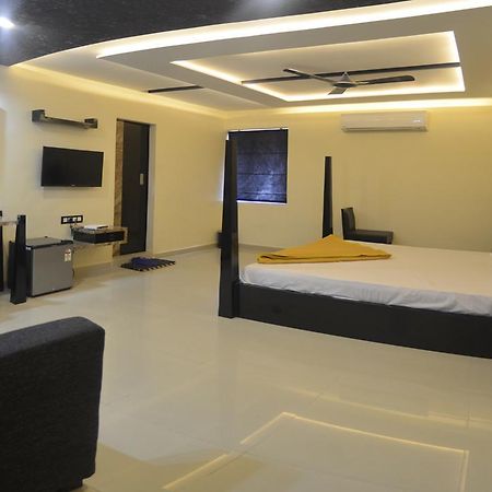 Hotel Barcelona Exotica Ahmedabad Exterior foto